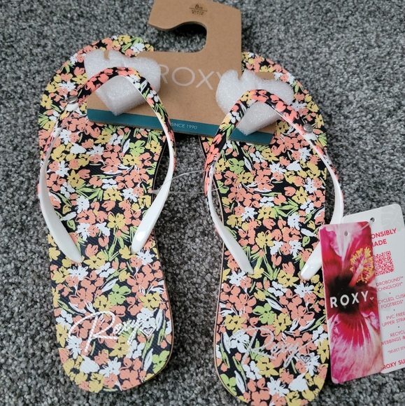 Roxy Shoes - NWT! Roxy Flips - 8